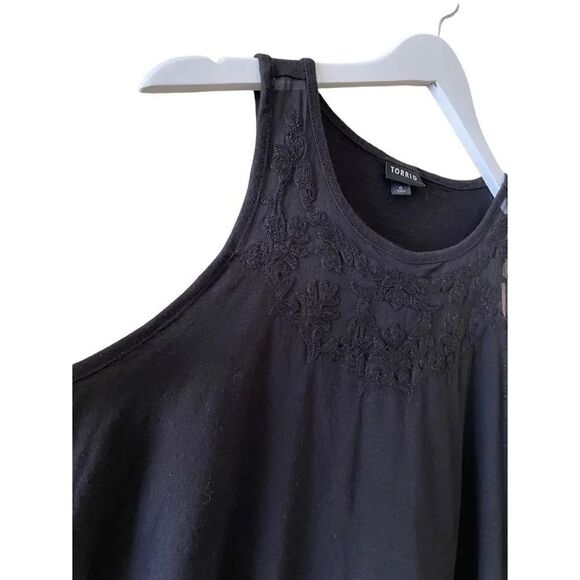 EUC Torrid Embroidered Black Sleeveless Women’s Tank Top - Picture 3 of 4
